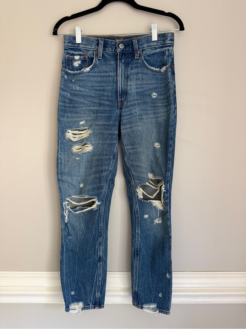 NWOT Abercrombie & Fitch Distressed Mom Jeans Blue Slim Straight, size 25